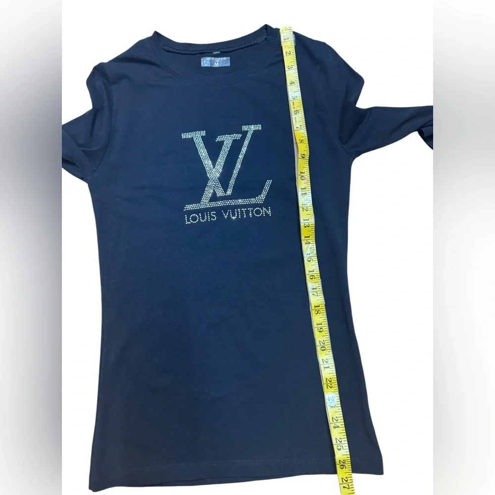 Louis Vuitton. Black Fitted Long Sleeve T-Shirt - Picture 5 of 8
